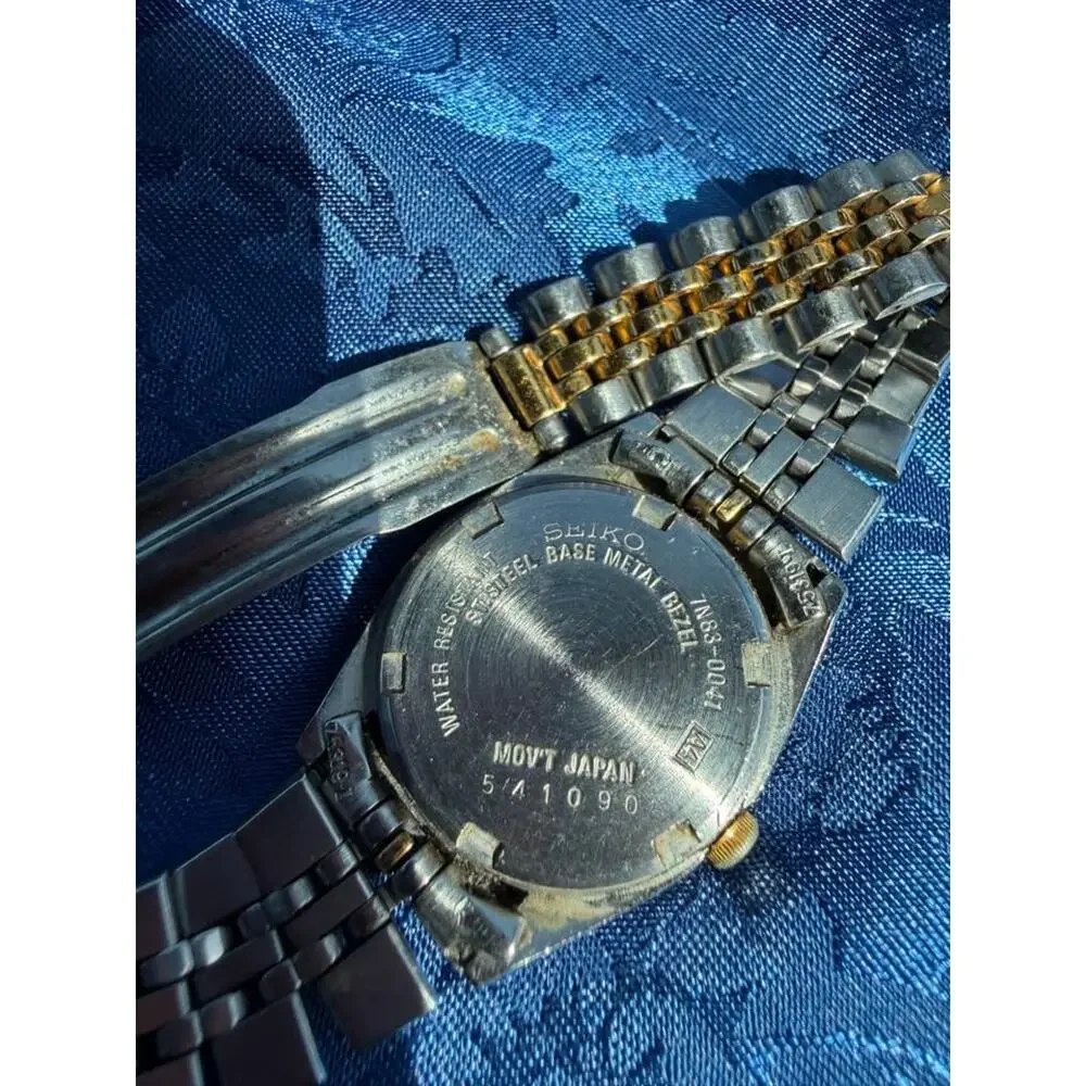 Vintage Ladies Seiko Quartz Day-Date Watch (CCC60)